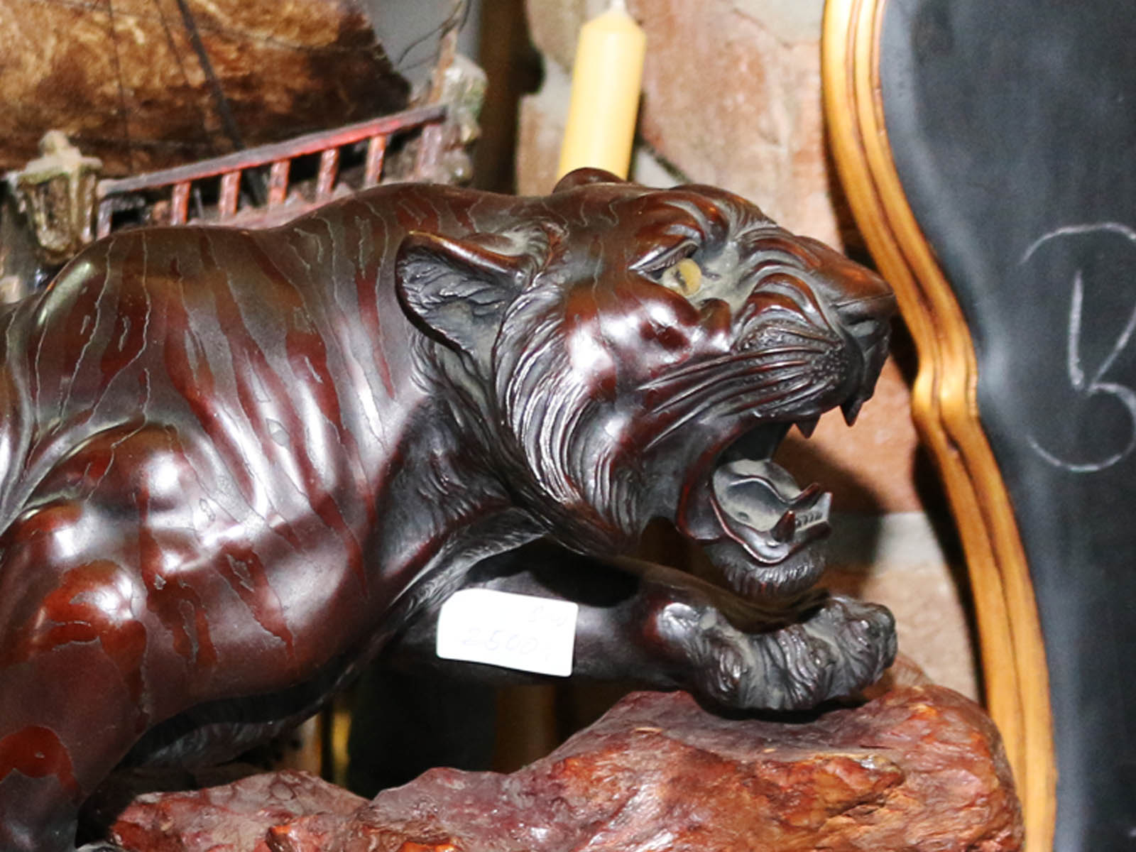 Bronze Tiger signiert vom Künstler